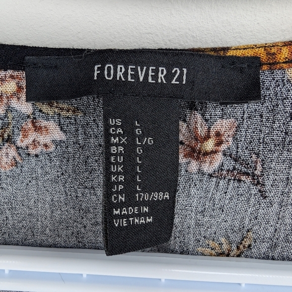 Forever 21 Long Sleeve Floral Wrap Dress Women’s Size Large Black and Yellow - Picture 3 of 9